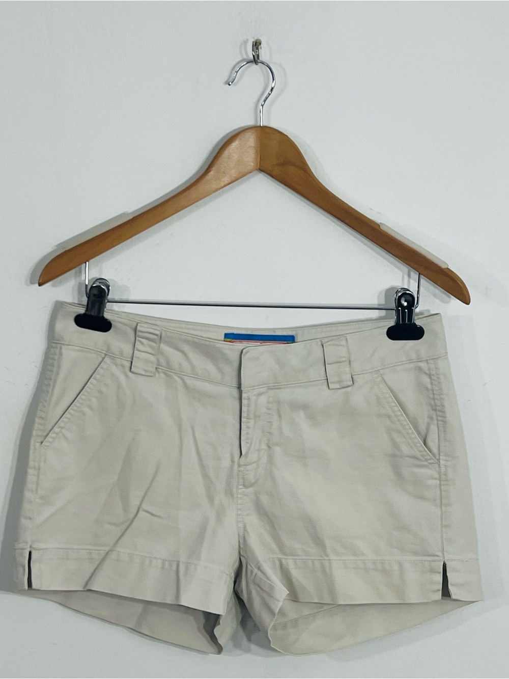 AriZona Women’s Beige Chino Shorts Cotton Twill Regular Fit Size 5 Preppy Summer